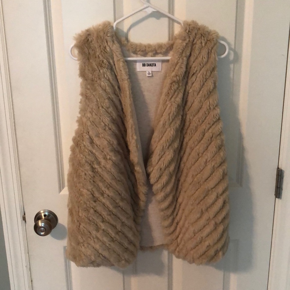 BB Dakota faux fur vest